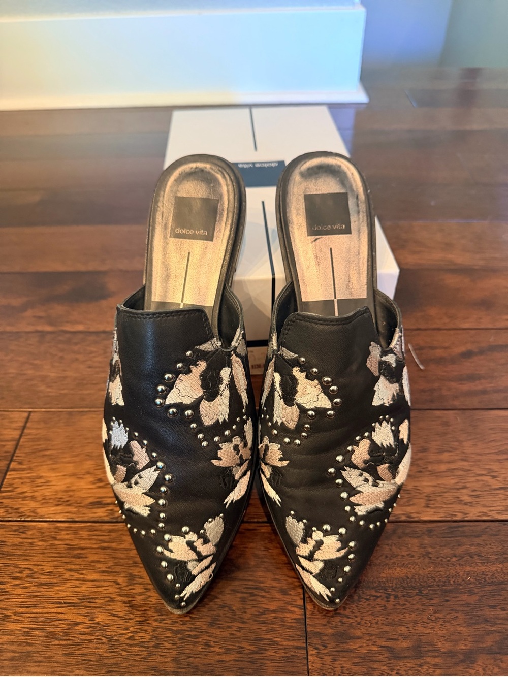 Dolce Vita Harmony sz 10 Black Floral Embroidered Pointed Mules